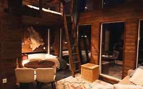 Reindeer River Lights Lodge